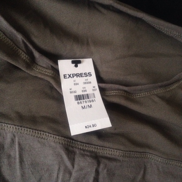 Express Tops 3/$25‼️ - Picture 3 of 3
