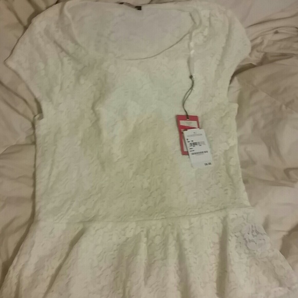Vince Camuto white peplum top