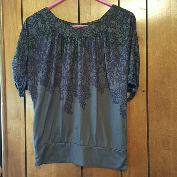 ♡Pretty purple top♡