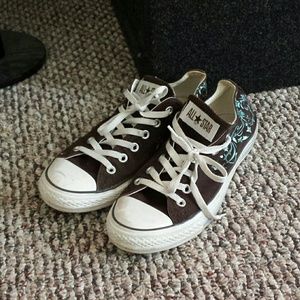 Womans Brown Converse