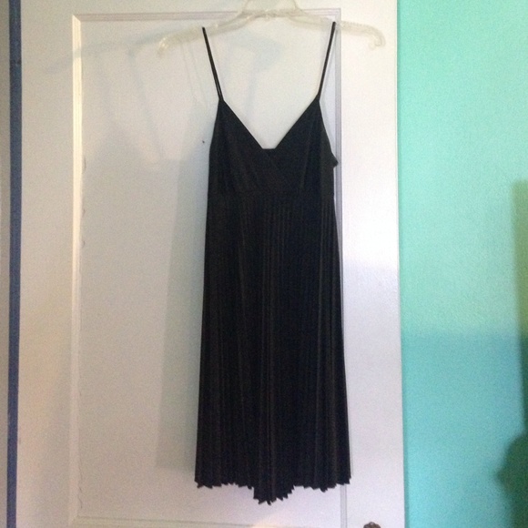 Soprano black pleated cocktail dress