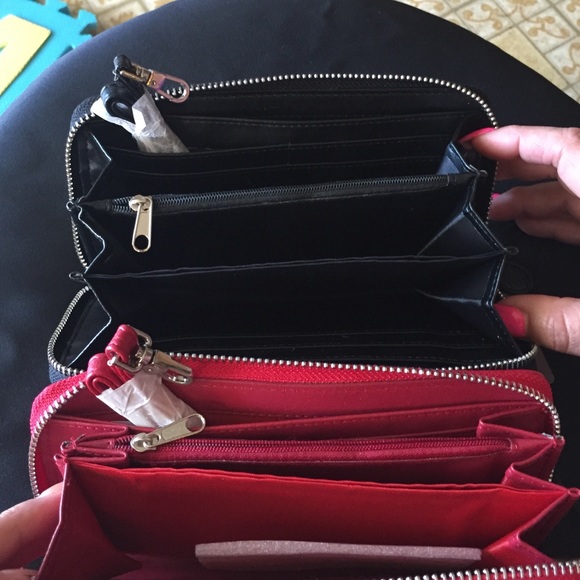 Wallets - Picture 3 of 3