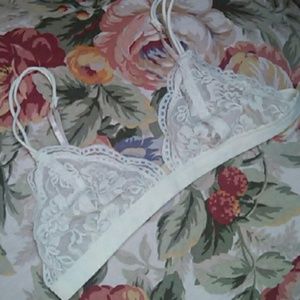 UO lace bralette..never worn!