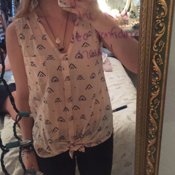 Light Pink Patterned Shirt - Picture 3 of 4