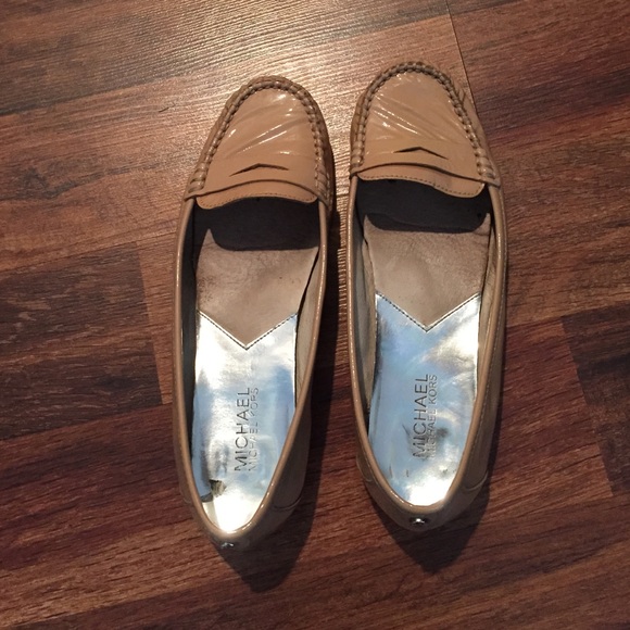 Tan Michael Kors Loafers size 8