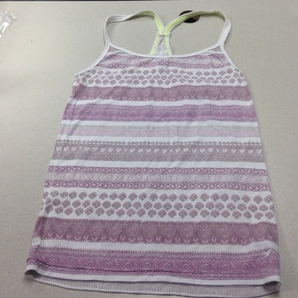 2 tank tops - Picture 3 of 4