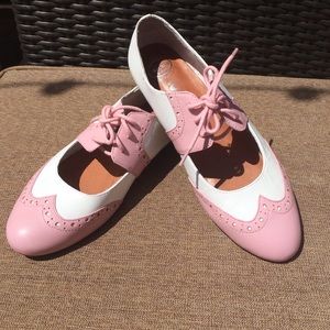 🌸🕸Jeffrey Campbell
Pink Lookbook Oxford🕸🌸