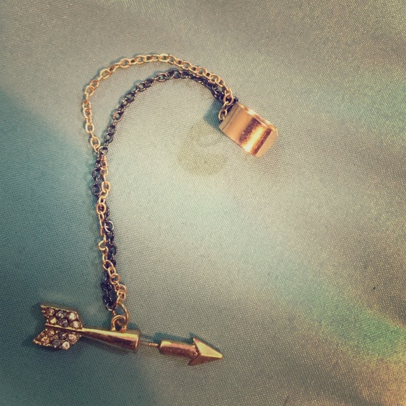 Arrow earring