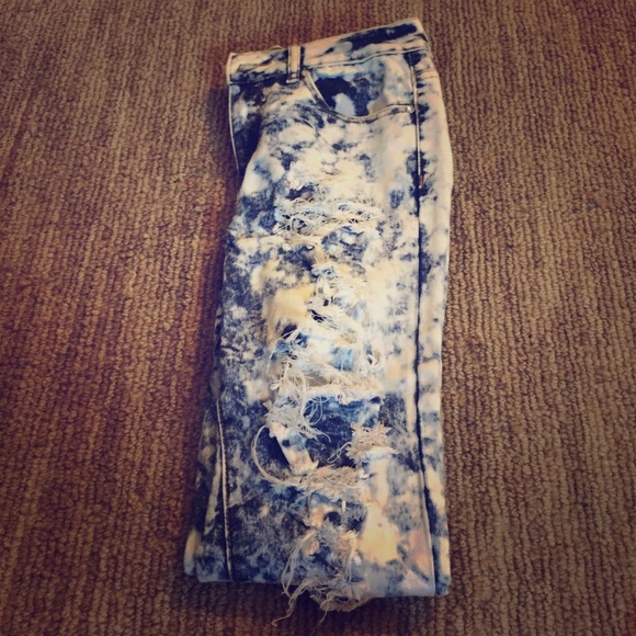 Ripped skinny jeans