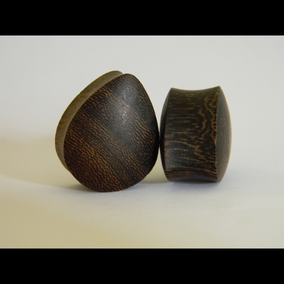 1 inch tear drop wooden plug