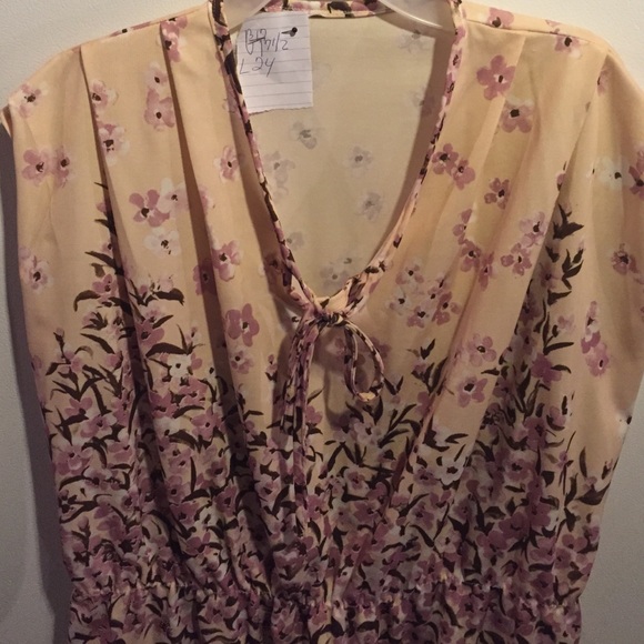 Vintage Sleeveless Pink w/ flowers dressy blouse