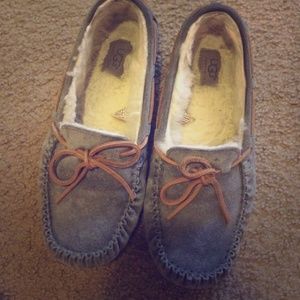UGG Dakota slippers wm's sz 8