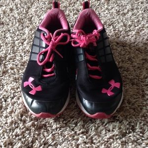 Women's under armor tennis shoes