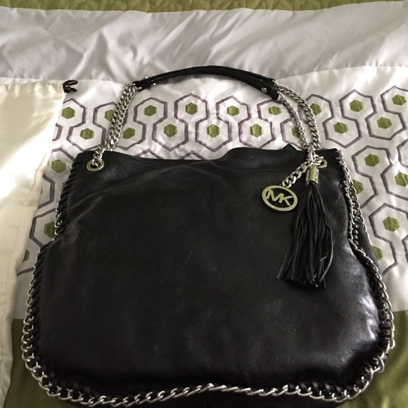 ~Authentic~ BLACK MICHAEL KORS Chelsea BAG