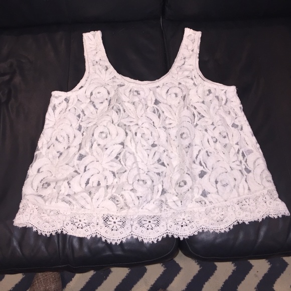 Super cute lace crop top cream ivory NWOT