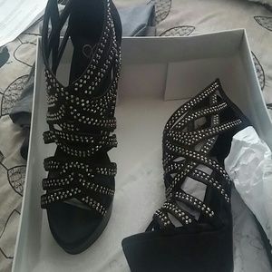 Jessica simpson eleanor heel