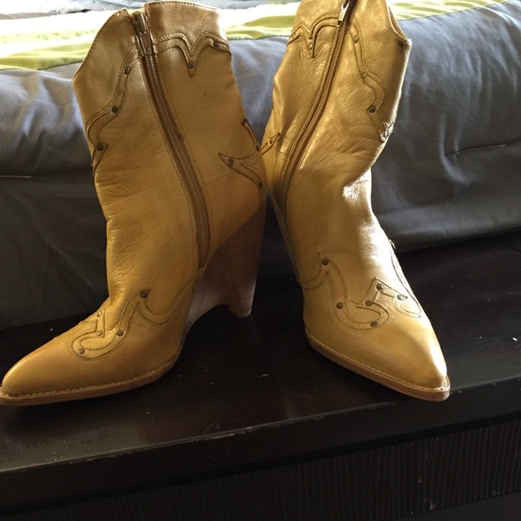 BCBG MUSTARD COLOR COWGIRL BOOT