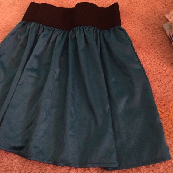 Turquoise skater skirt - Picture 1 of 3
