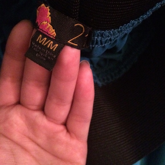 Turquoise skater skirt - Picture 3 of 3