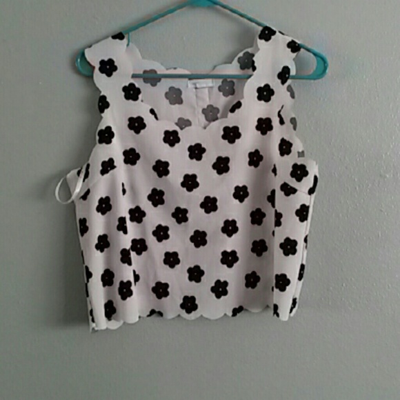 B&W floral crop top