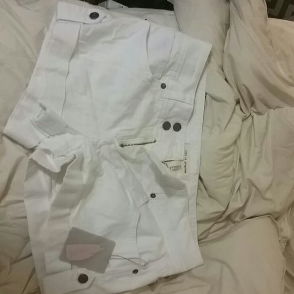 White forever 21 shorts
