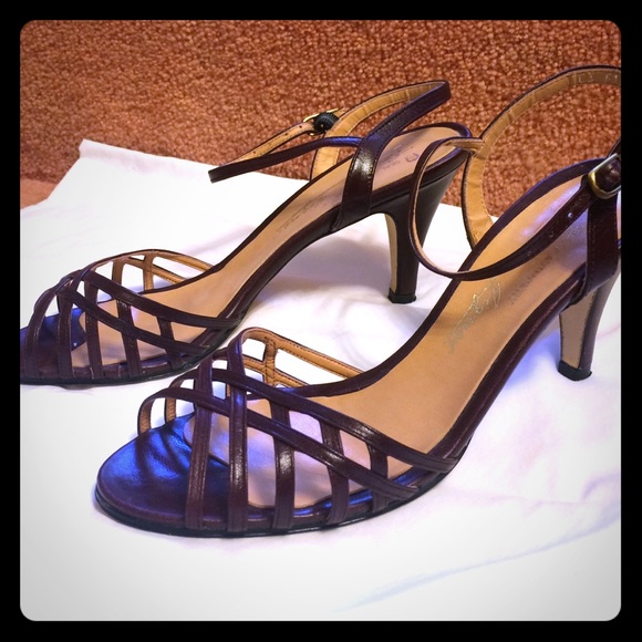 Etienne Aigner heels