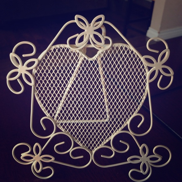 Cream jewelry holder