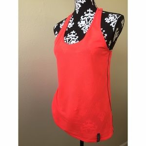 🚫sold🚫Under armor top workout top