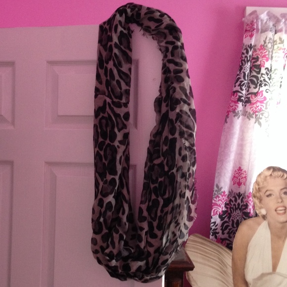 Scarf bundle - Picture 2 of 4