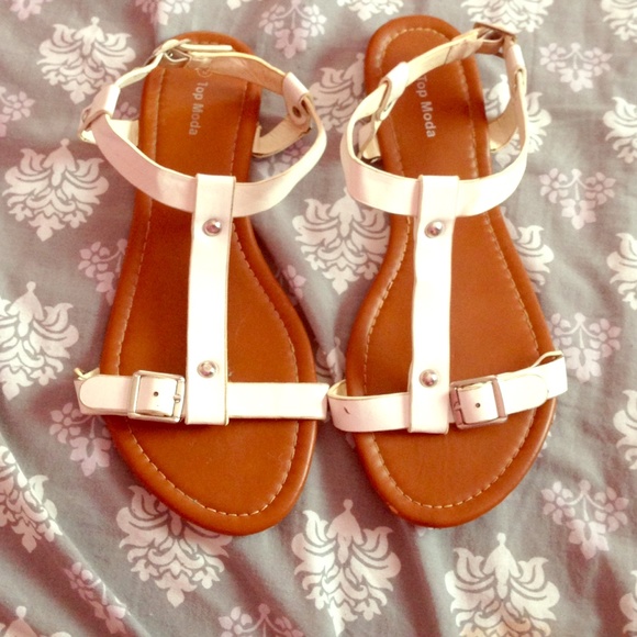 White Top Moda sandals