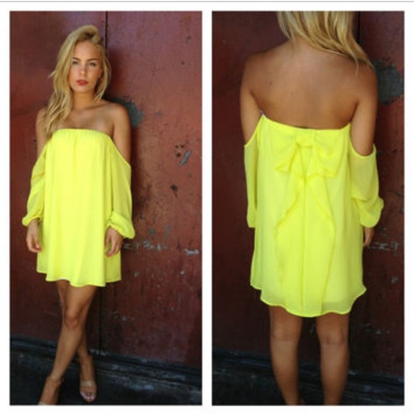 Dainty Hooligan Dresses & Skirts - Emerald Bow Off the Shoulder Dress