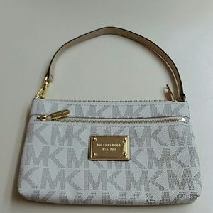Michael Kors Jet Set Large Wristlet