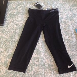 Brand new nike pro Capri leggings