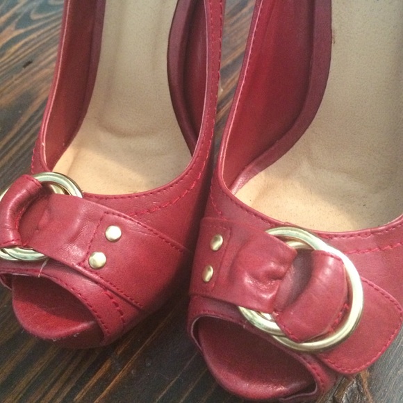 Beautiful Red Pumps - Picture 3 of 3