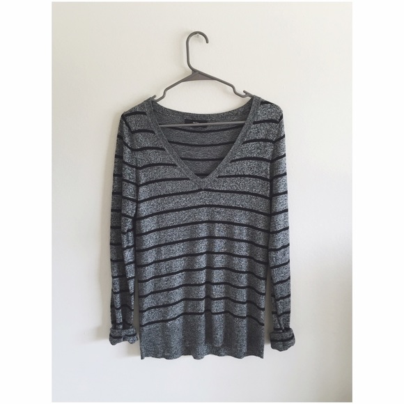 Stripped v neck long sleeve