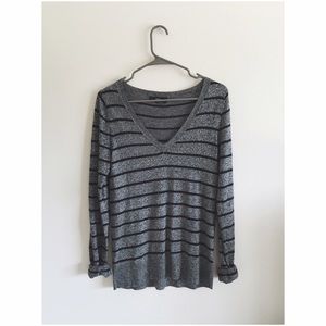 Stripped v neck long sleeve