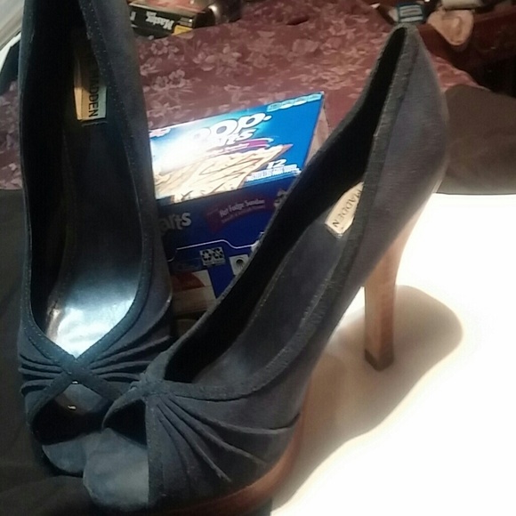 Steve Madden navy suede heels