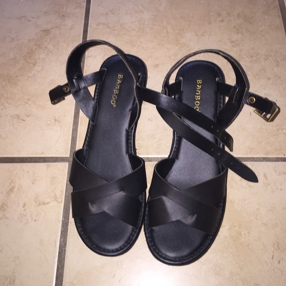 Black sandal platforms