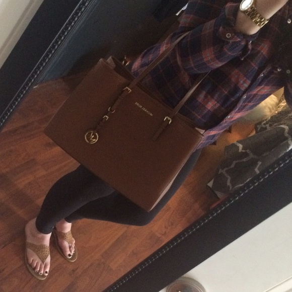 ✨sold✨Michael Kors Jet Set Tote! - Picture 2 of 4