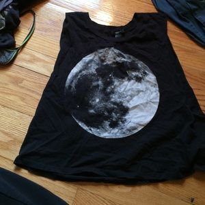 Moon muscle crop top