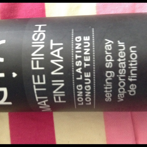 Makeup Bundle!! - Picture 3 of 4