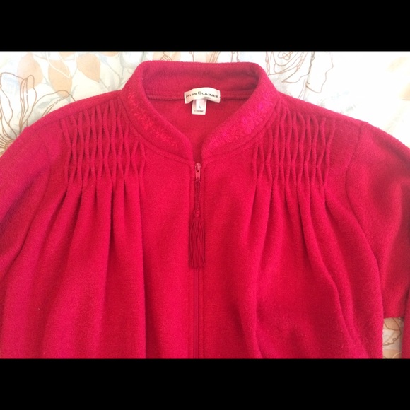 ROBE - Picture 3 of 4