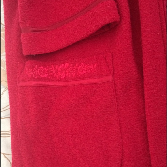 ROBE - Picture 4 of 4