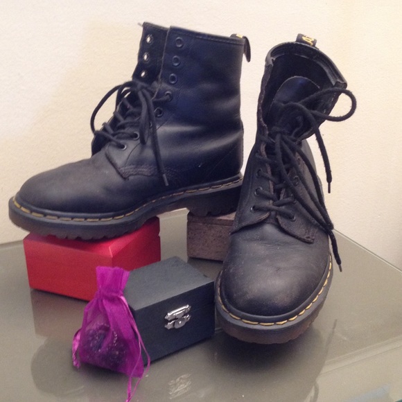 classic black doc martens