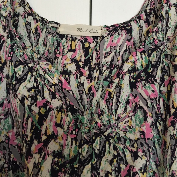 Paint splatter boutique top - Picture 3 of 3