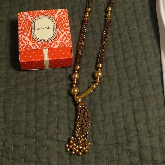 Stella and Dot Bianca Necklace