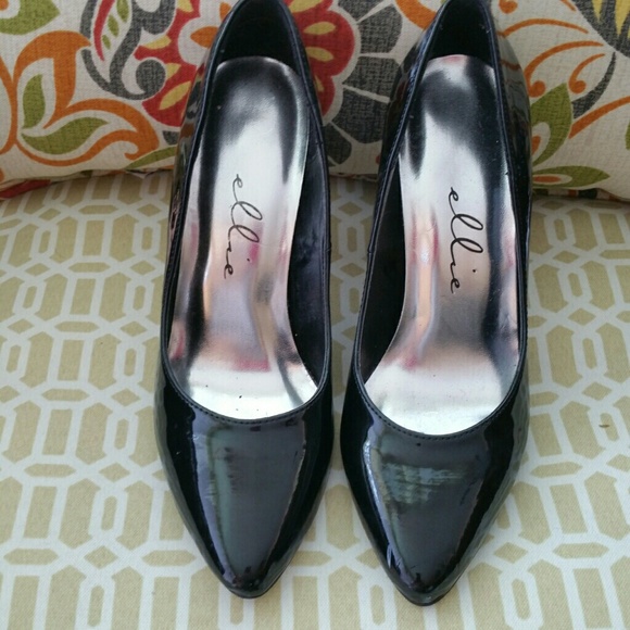 Black patent leather pumps
