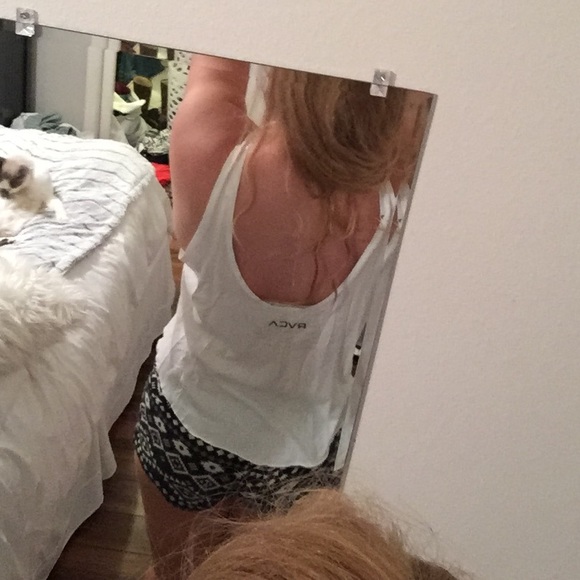 RVCA White Tank - Picture 4 of 4
