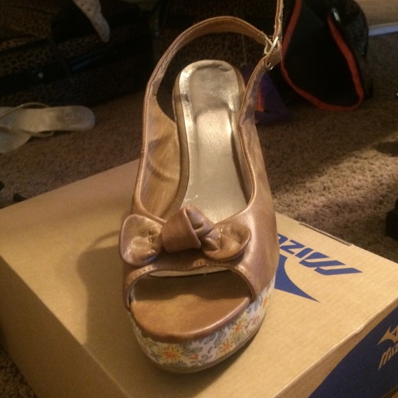 Wedges - Picture 2 of 3