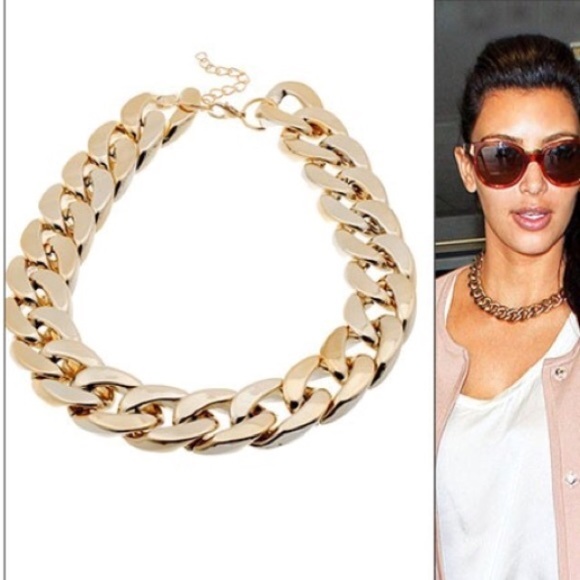 Gold chain necklace